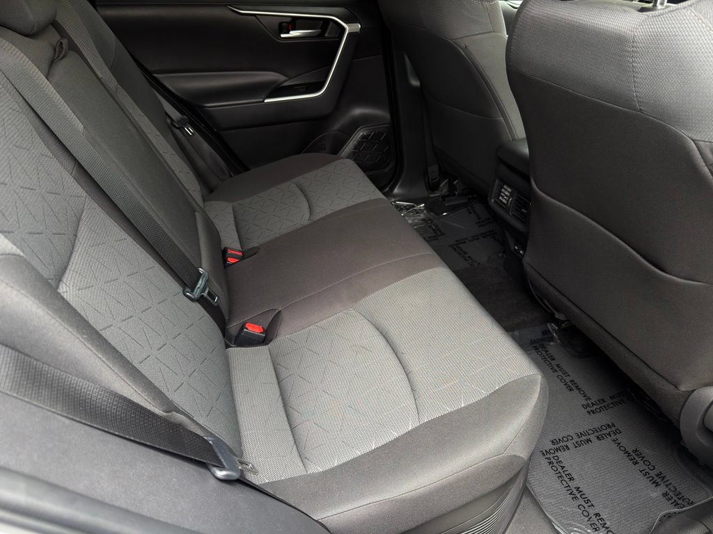 Used 2025 Toyota RAV4 XLE AWD/4WD image 23