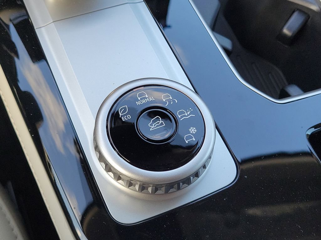 New 2026 Mitsubishi Outlander SE image 19