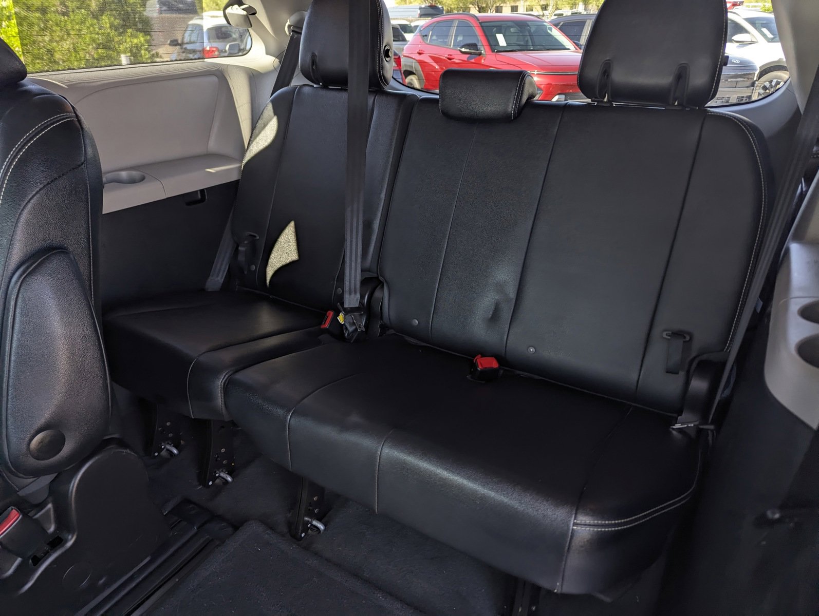 Used 2015 Toyota Sienna SE Premium FWD image 8