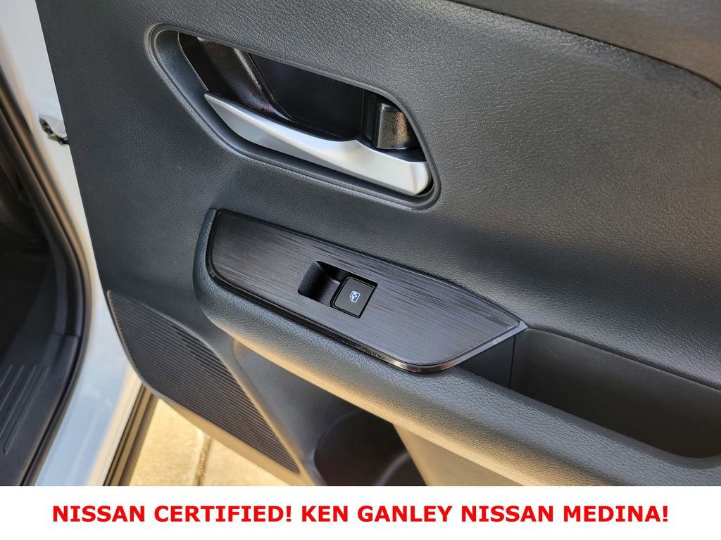Certified 2025 Nissan Kicks SV AWD/4WD image 44