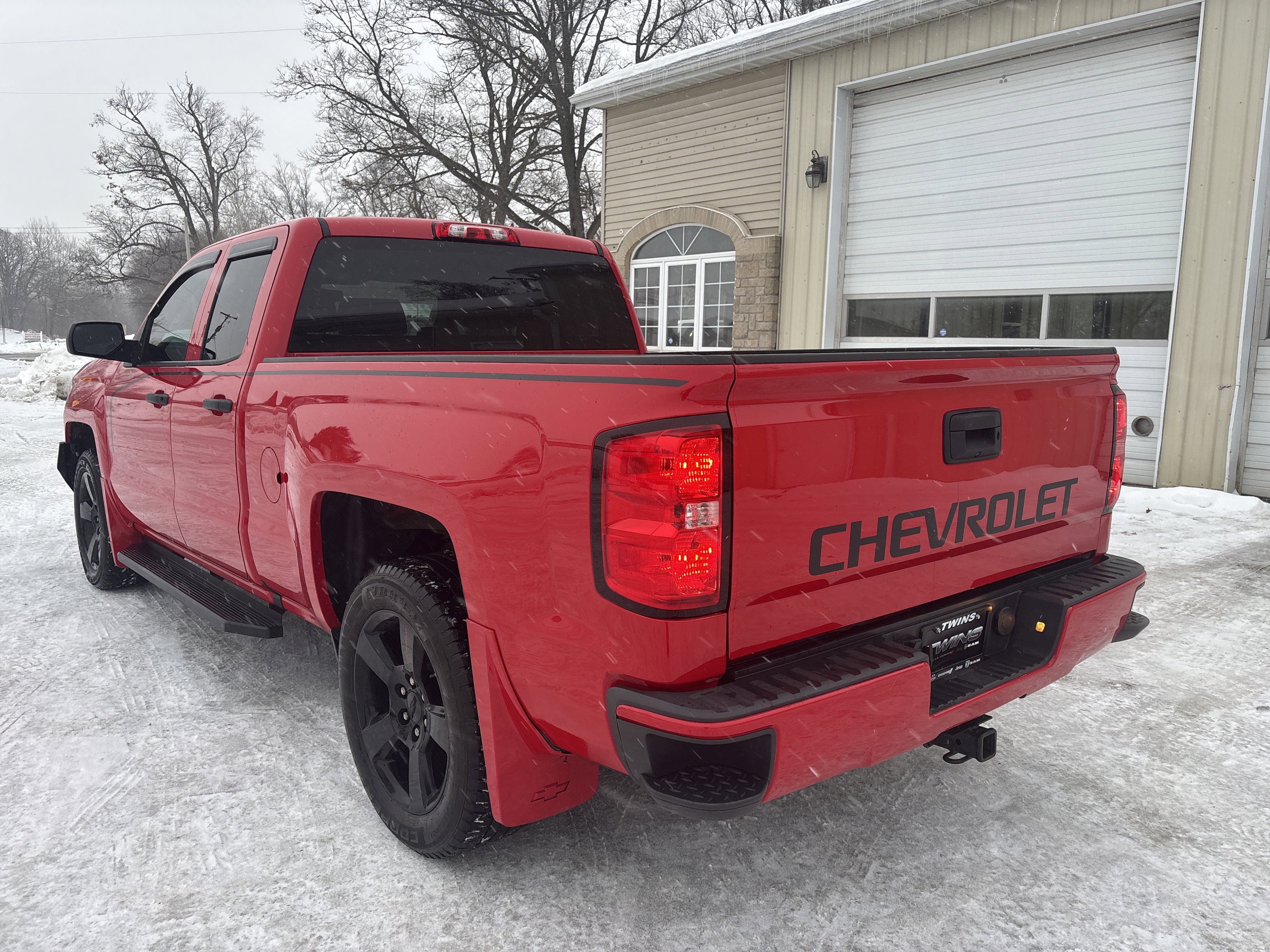 Used 2018 Chevrolet Silverado 1500 Custom image 7