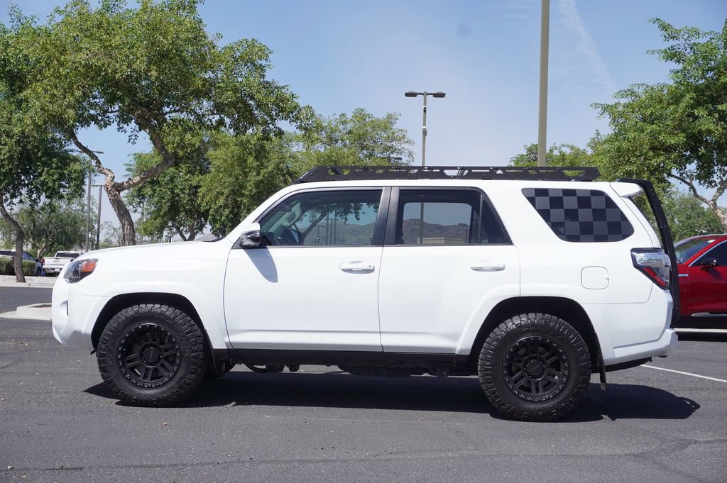 Used 2021 Toyota 4Runner SR5 Premium w/ Moonroof Package RWD image 2