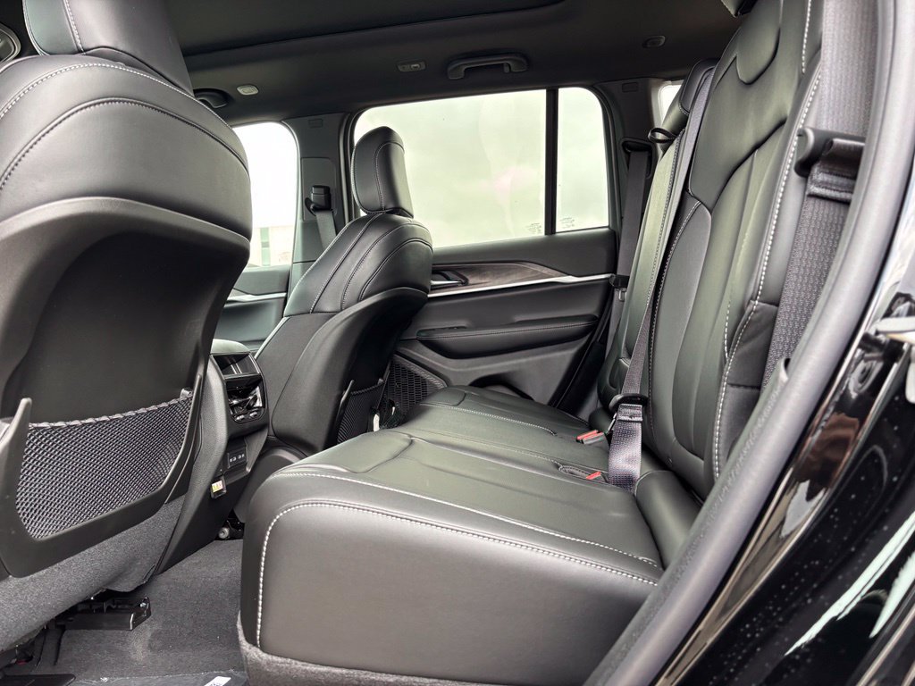 New 2027 Jeep Grand Cherokee Limited AWD/4WD image 10