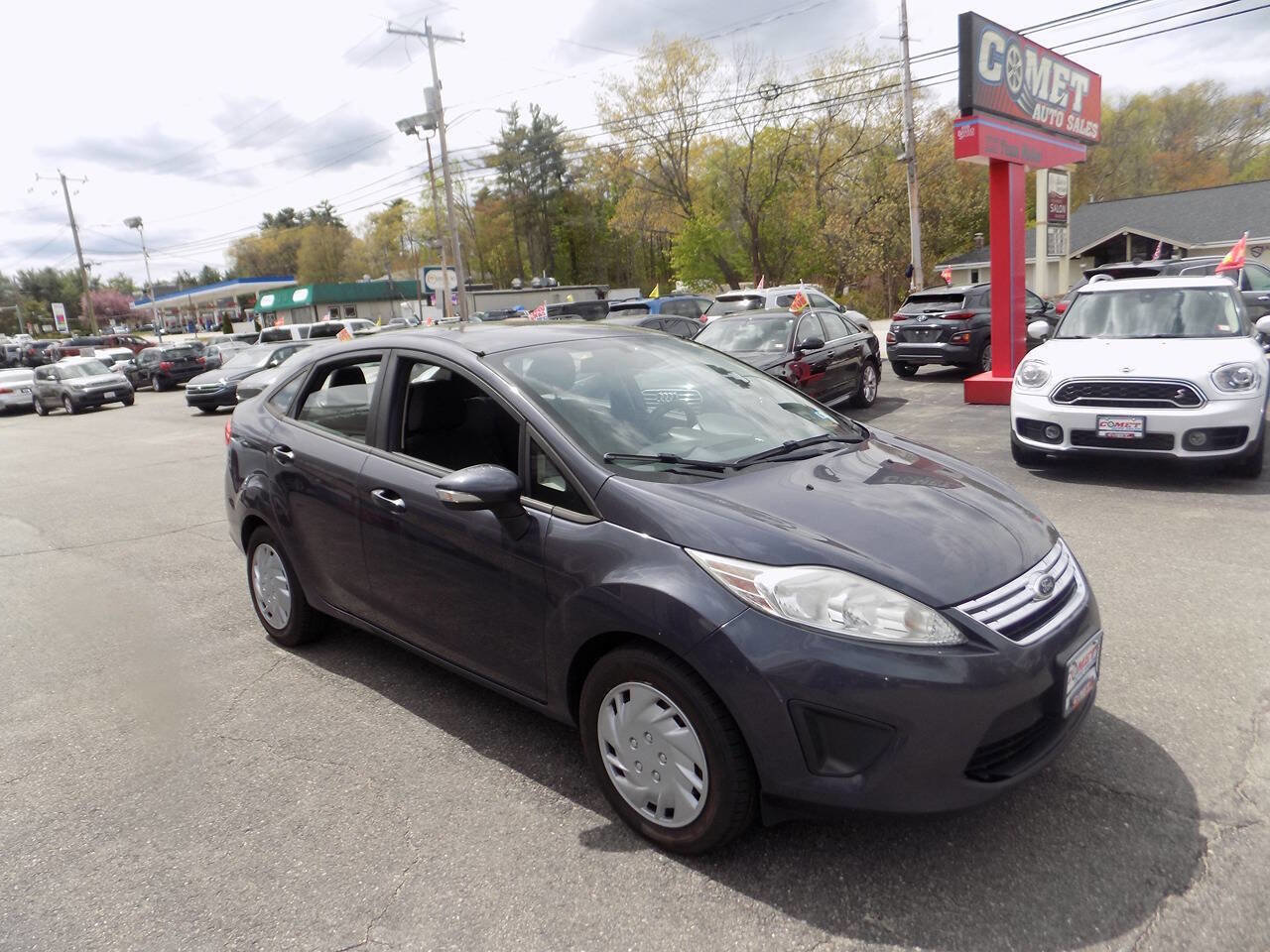 Used 2013 Ford Fiesta SE