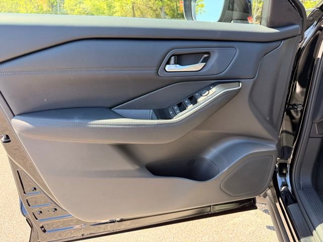 New 2026 Nissan Rogue SV AWD/4WD image 10