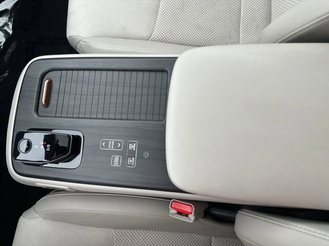 Used 2024 Nissan Ariya AWD image 21