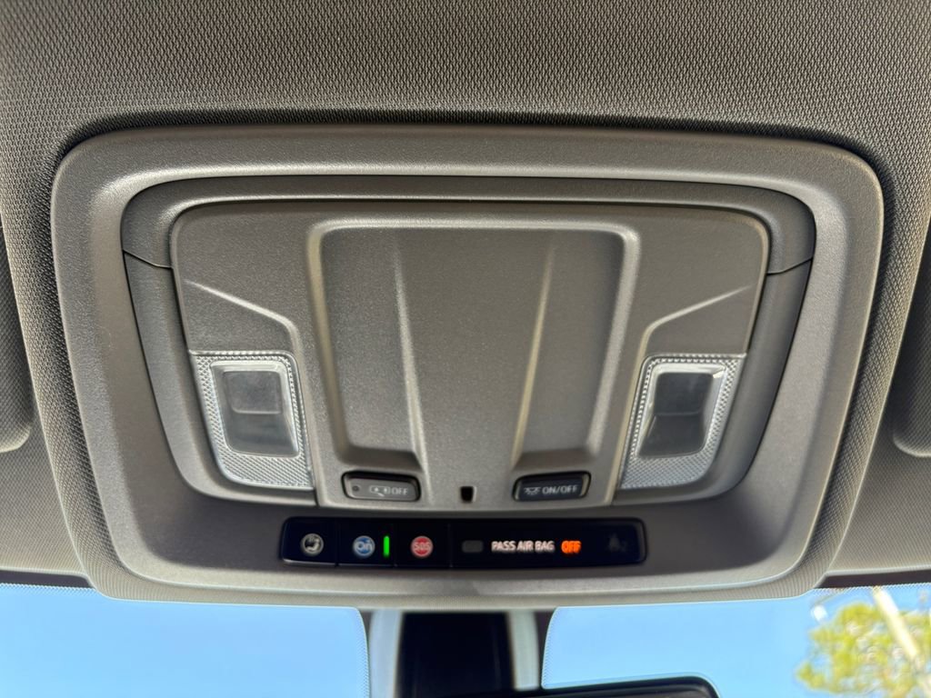 Used 2022 Chevrolet Silverado 1500 Custom image 32