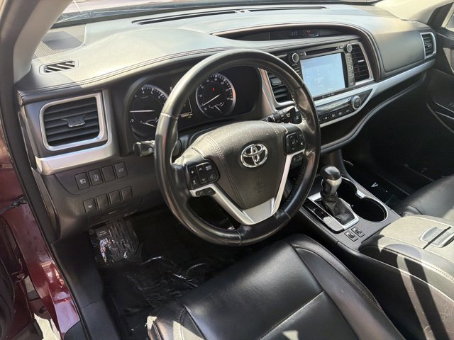 Used 2017 Toyota Highlander XLE image 13