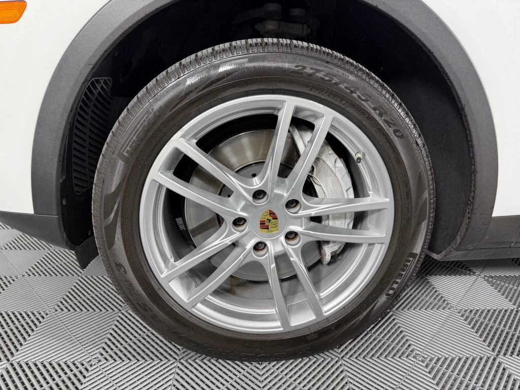 Certified 2023 Porsche Cayenne AWD/4WD image 15