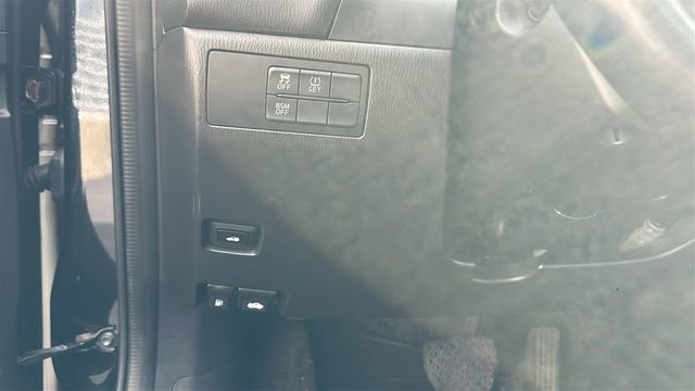 Used 2016 MAZDA MAZDA3 i Touring w/ Popular Equipment Package image 18