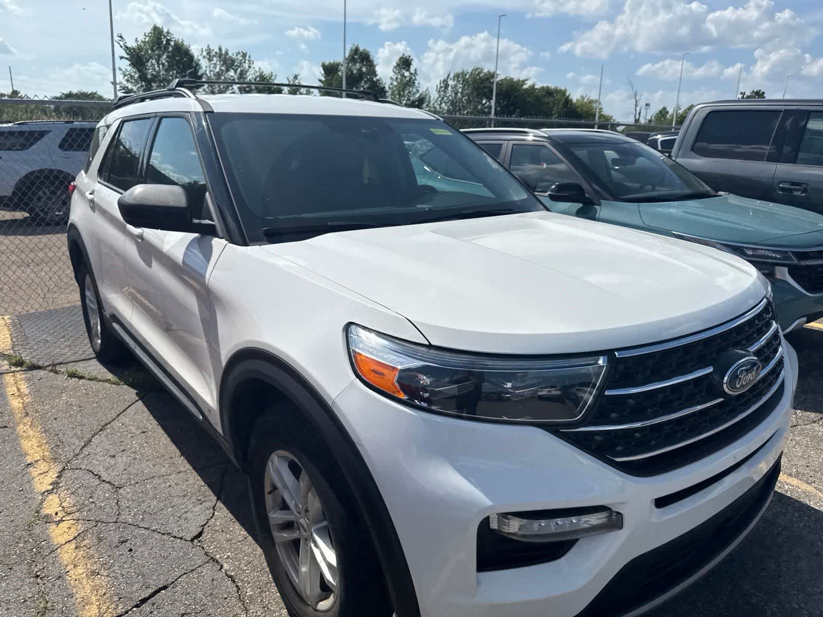 Used 2023 Ford Explorer XLT w/ Equipment Group 202A AWD/4WD image 9