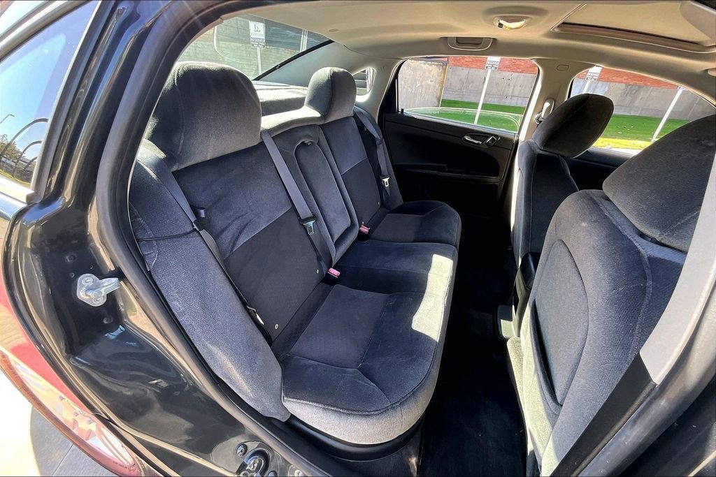 Used 2014 Chevrolet Impala LT w/ LT Sunroof Package image 32