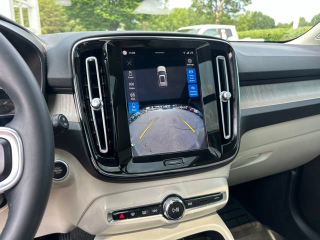 Used 2023 Volvo XC40 B4 Ultimate w/ Protection Package Premier FWD image 26