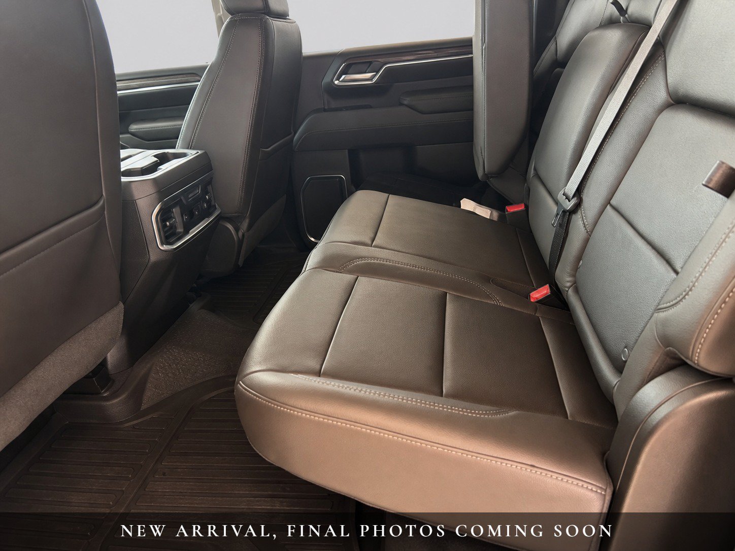 Used 2024 GMC Sierra 2500 SLT w/ SLT Premium Package AWD/4WD image 6