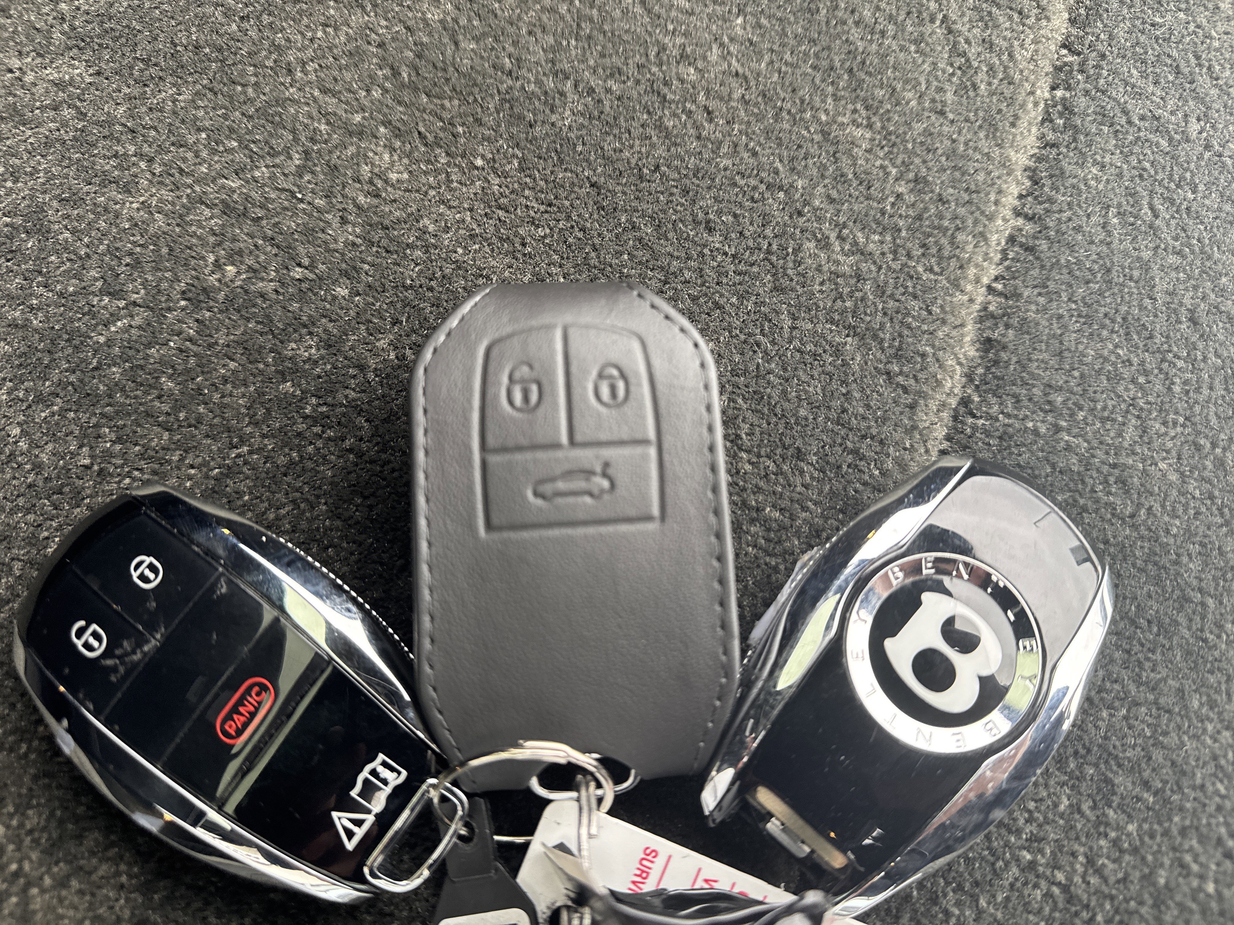 Used 2022 Bentley Bentayga image 29