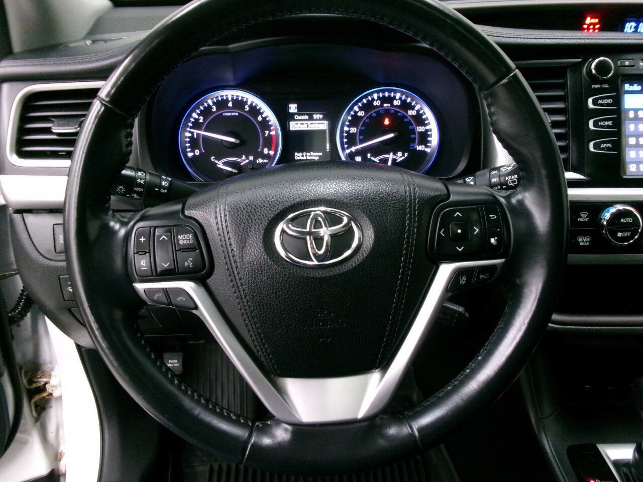 Used 2018 Toyota Highlander XLE image 34