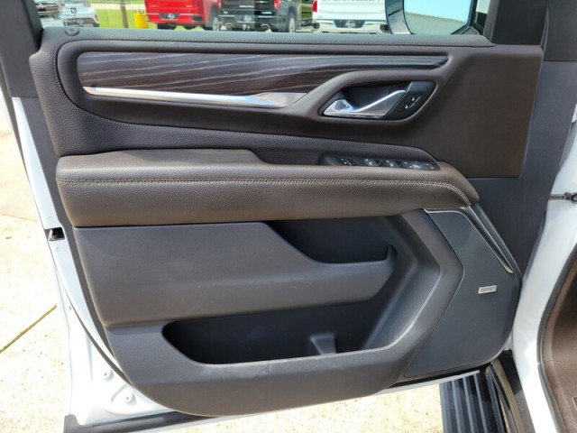 Used 2021 GMC Yukon Denali w/ Denali Premium Package image 28