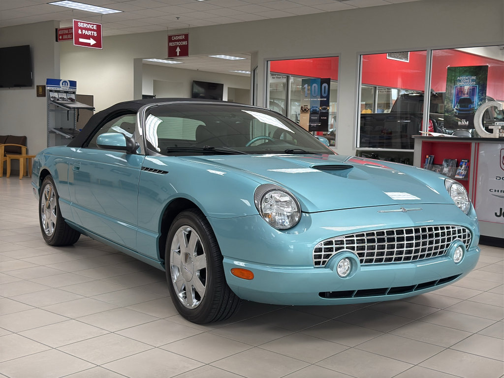 Used 2002 Ford Thunderbird RWD image 2