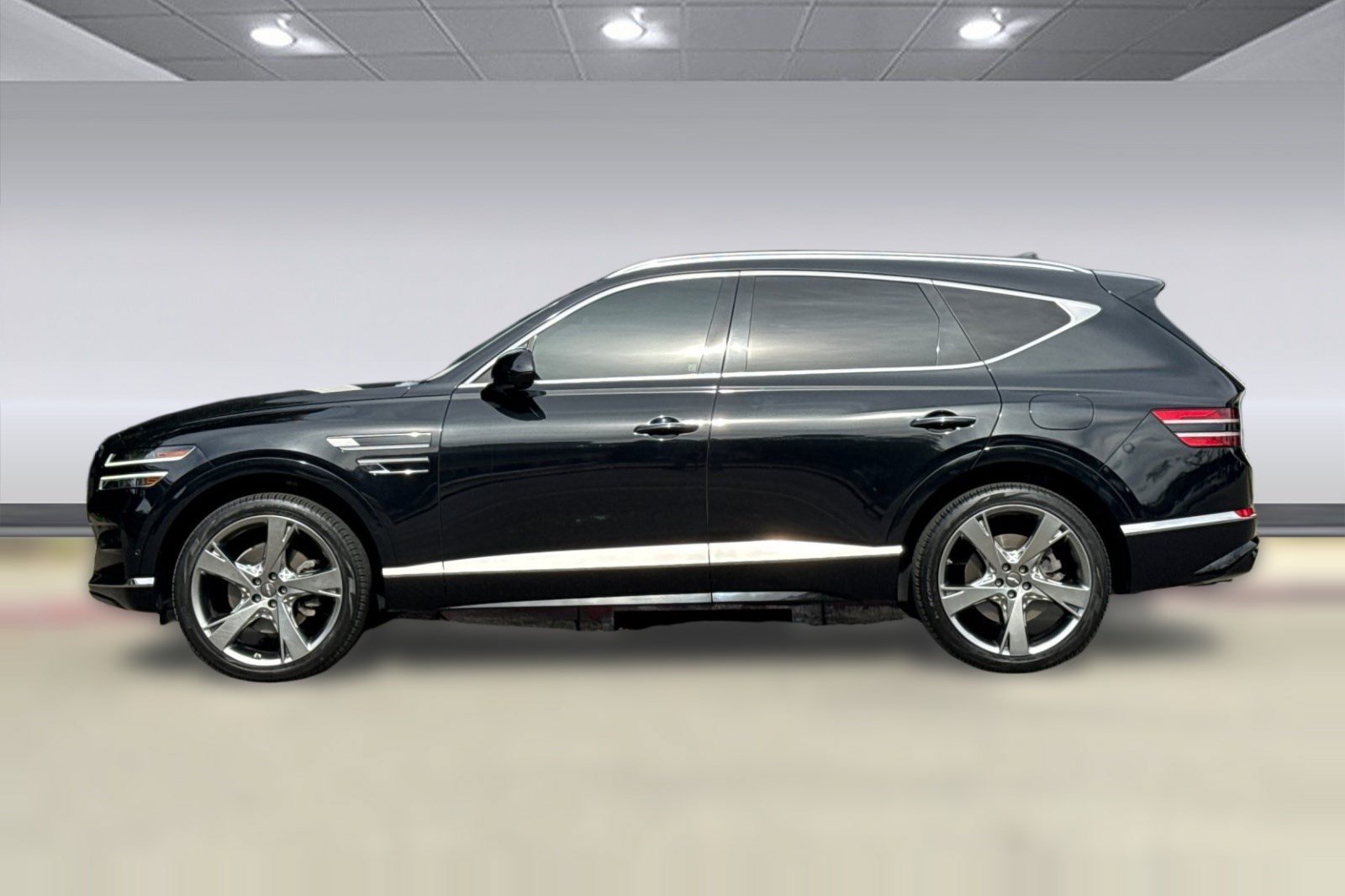 Used 2021 Genesis GV80 2.5T w/ Prestige Package 04 AWD/4WD image 2