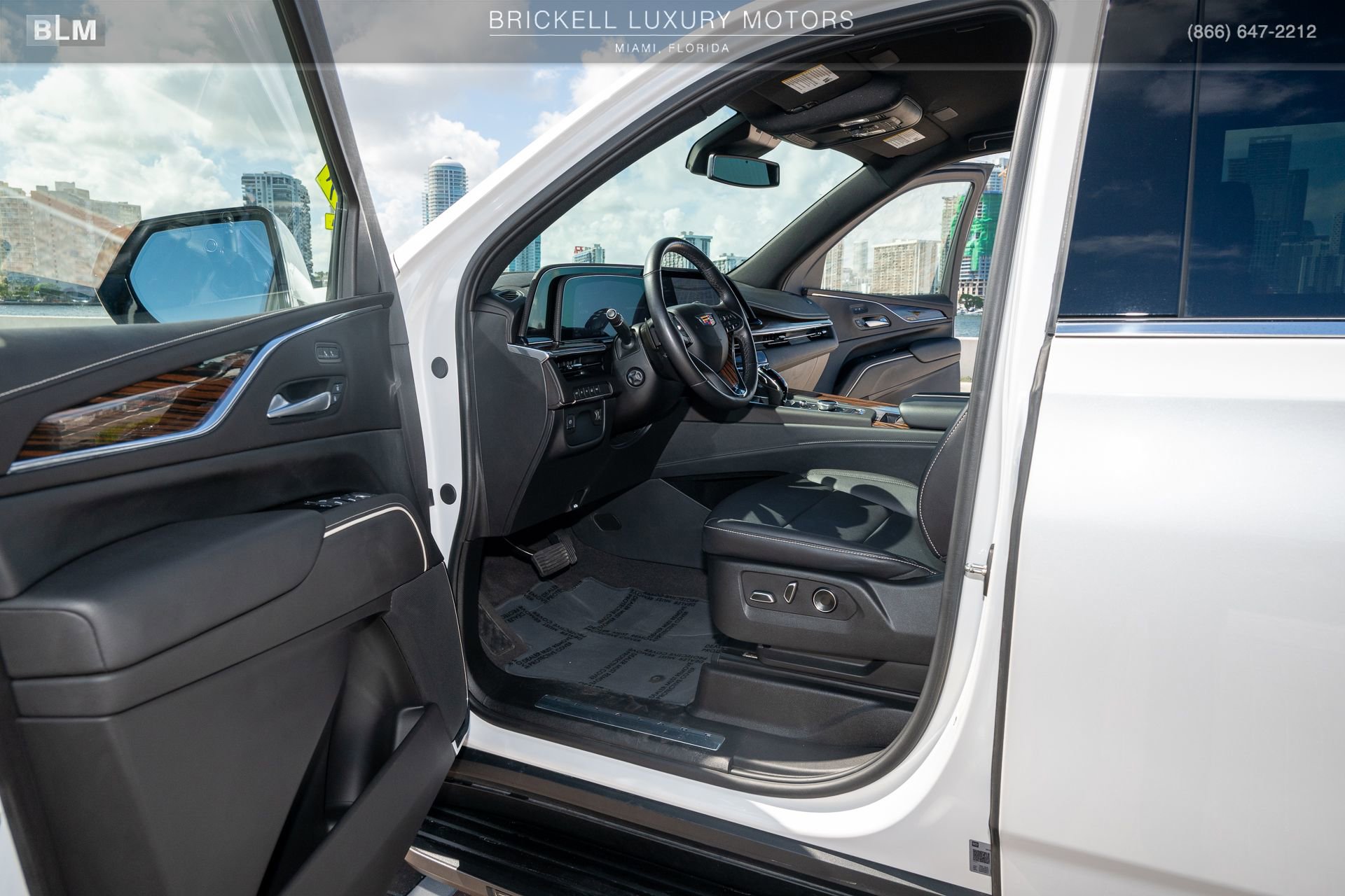 Used 2024 Cadillac Escalade ESV Luxury AWD/4WD image 66