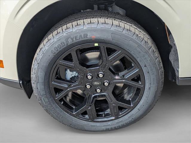 New 2025 Ford Maverick XLT w/ XLT Luxury Package image 16