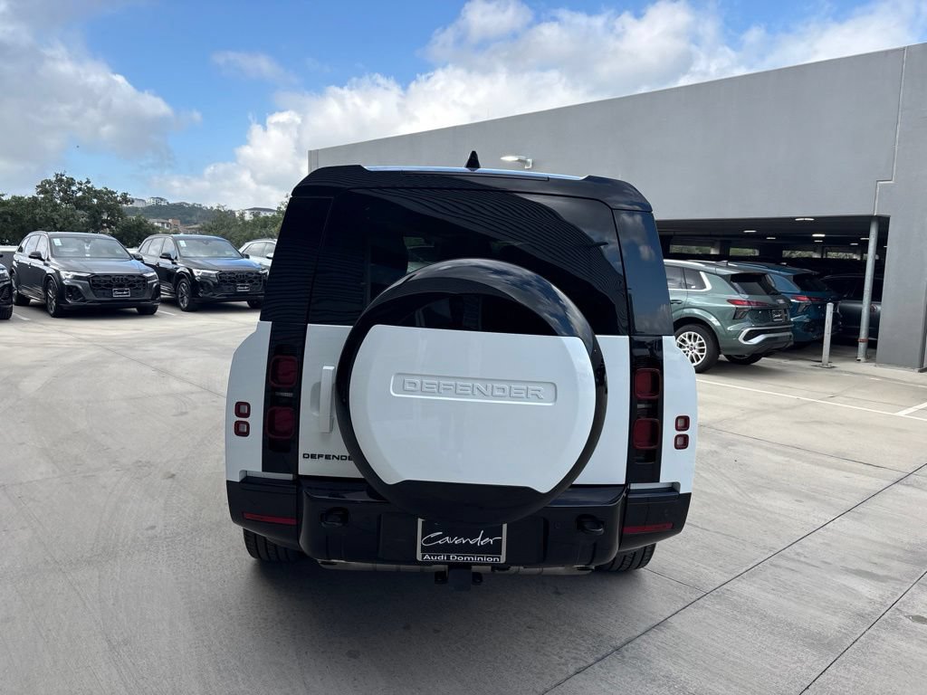 Used 2025 Land Rover Defender 130 X-Dynamic SE AWD/4WD image 7
