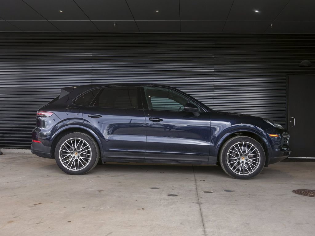Certified 2023 Porsche Cayenne Platinum Edition image 8