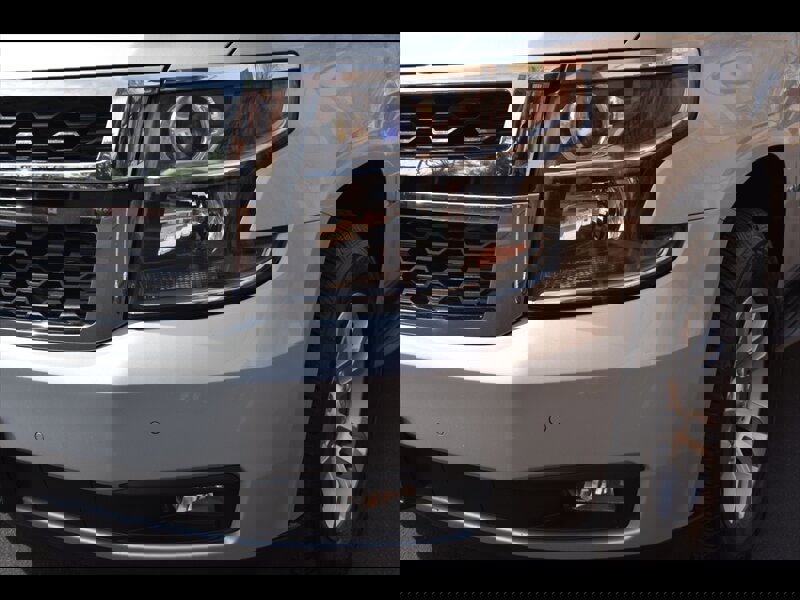 Used 2016 Chevrolet Suburban LT w/ Luxury Package RWD image 46