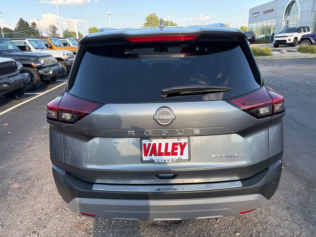 Used 2023 Nissan Rogue SV w/ SV Premium B Package AWD/4WD image 6