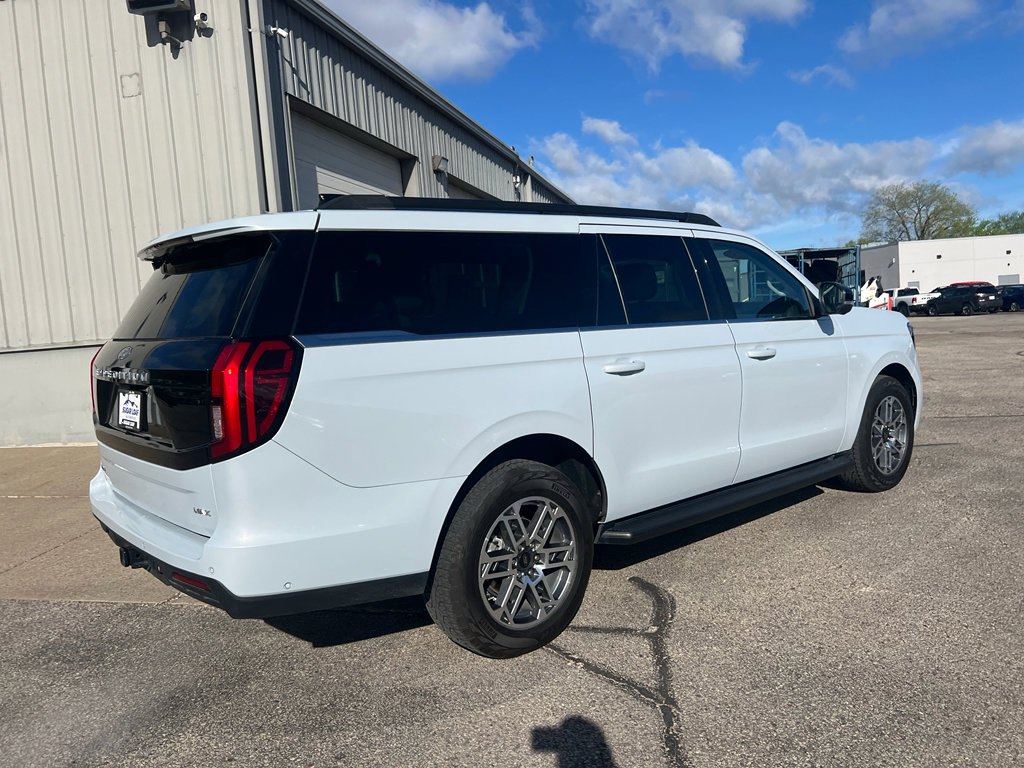 Used 2025 Ford Expedition Max Active AWD/4WD image 4