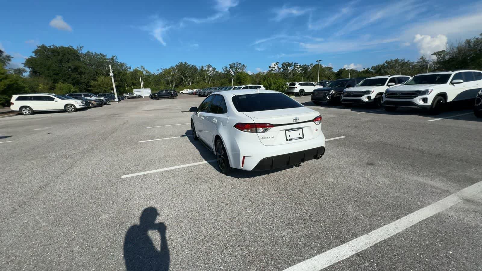 Used 2023 Toyota Corolla SE FWD image 6
