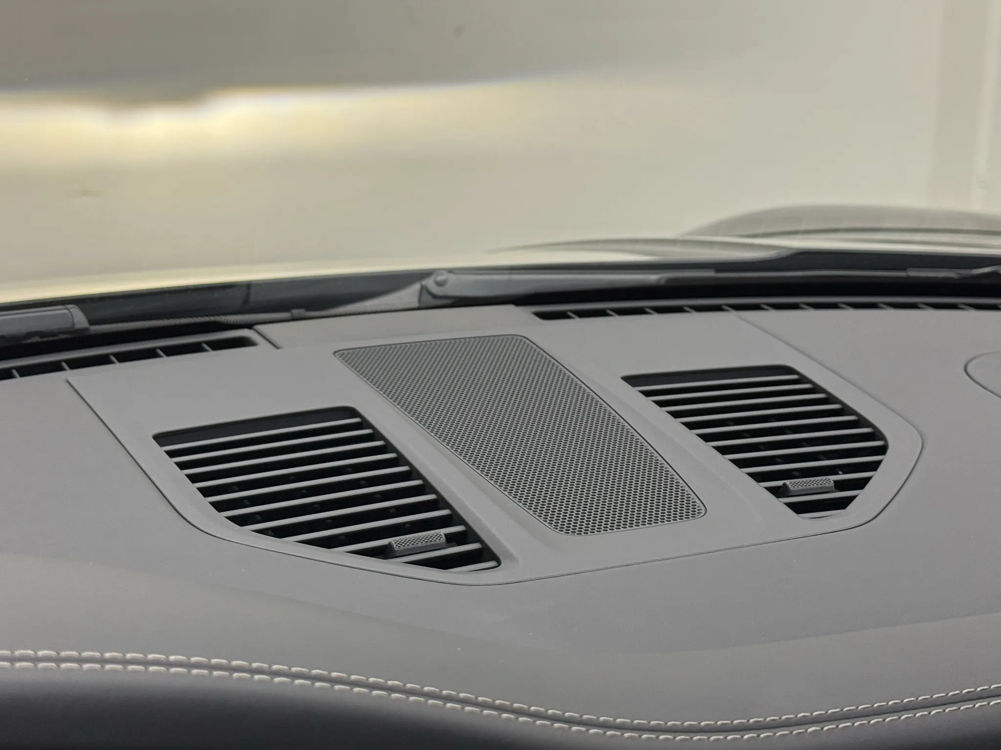 Used 2025 Porsche 911 Carrera RWD image 80
