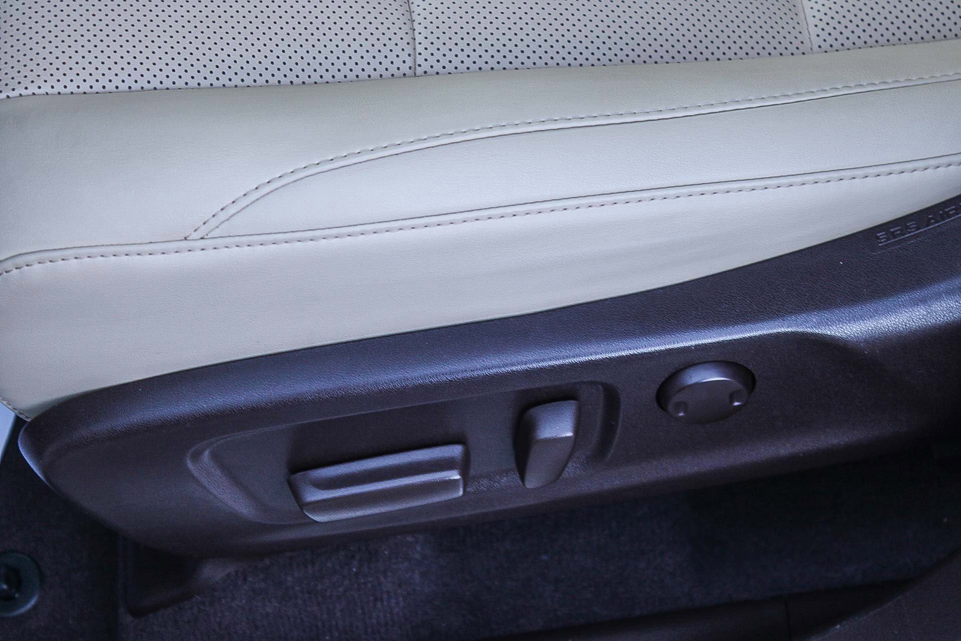 Used 2020 Lexus RX 450hL AWD w/ Premium Package image 22