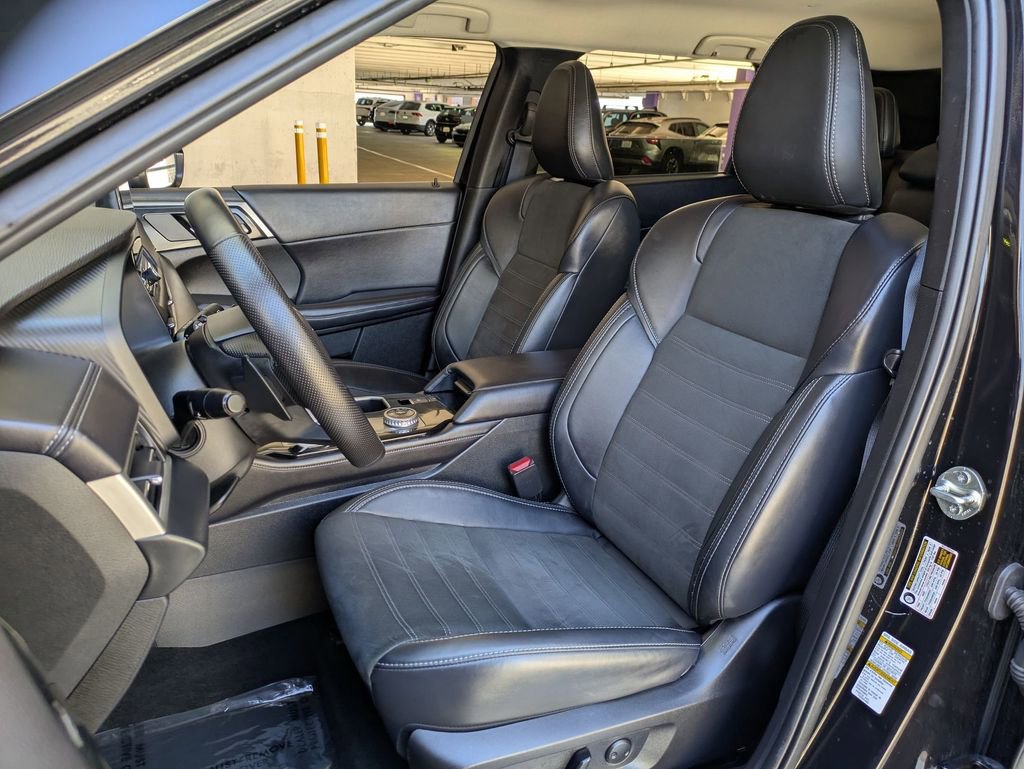 Used 2025 Mitsubishi Outlander SE AWD/4WD image 23