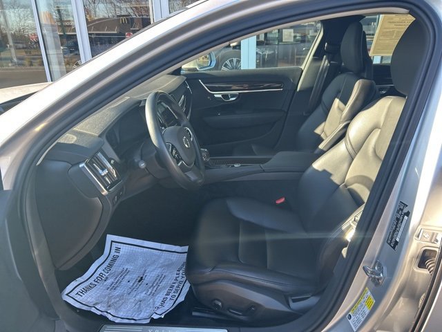 Used 2018 Volvo S90 T5 Momentum w/ Convenience Package image 17