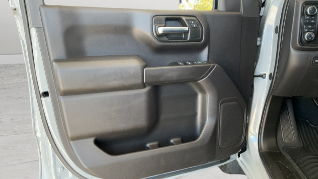 Used 2024 Chevrolet Silverado 1500 Custom w/ Turbomax Blackout Package AWD/4WD image 17
