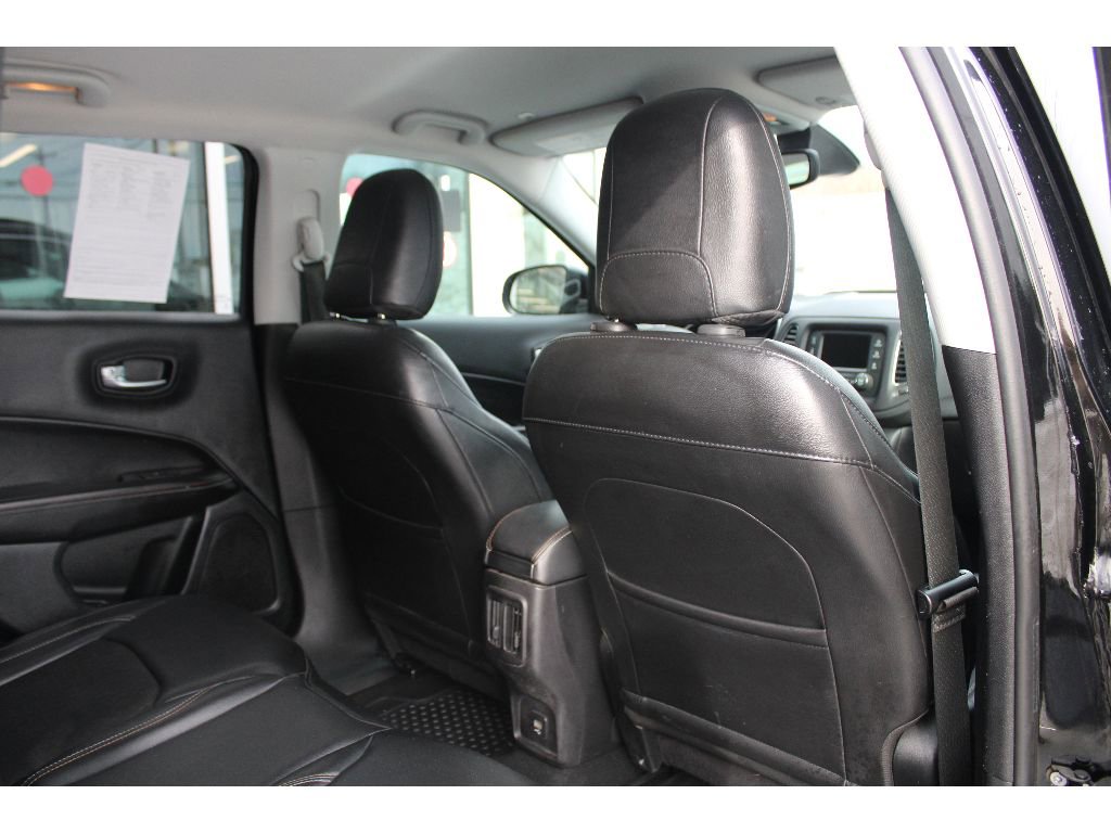 Used 2018 Jeep Compass Latitude w/ Cold Weather Group image 29