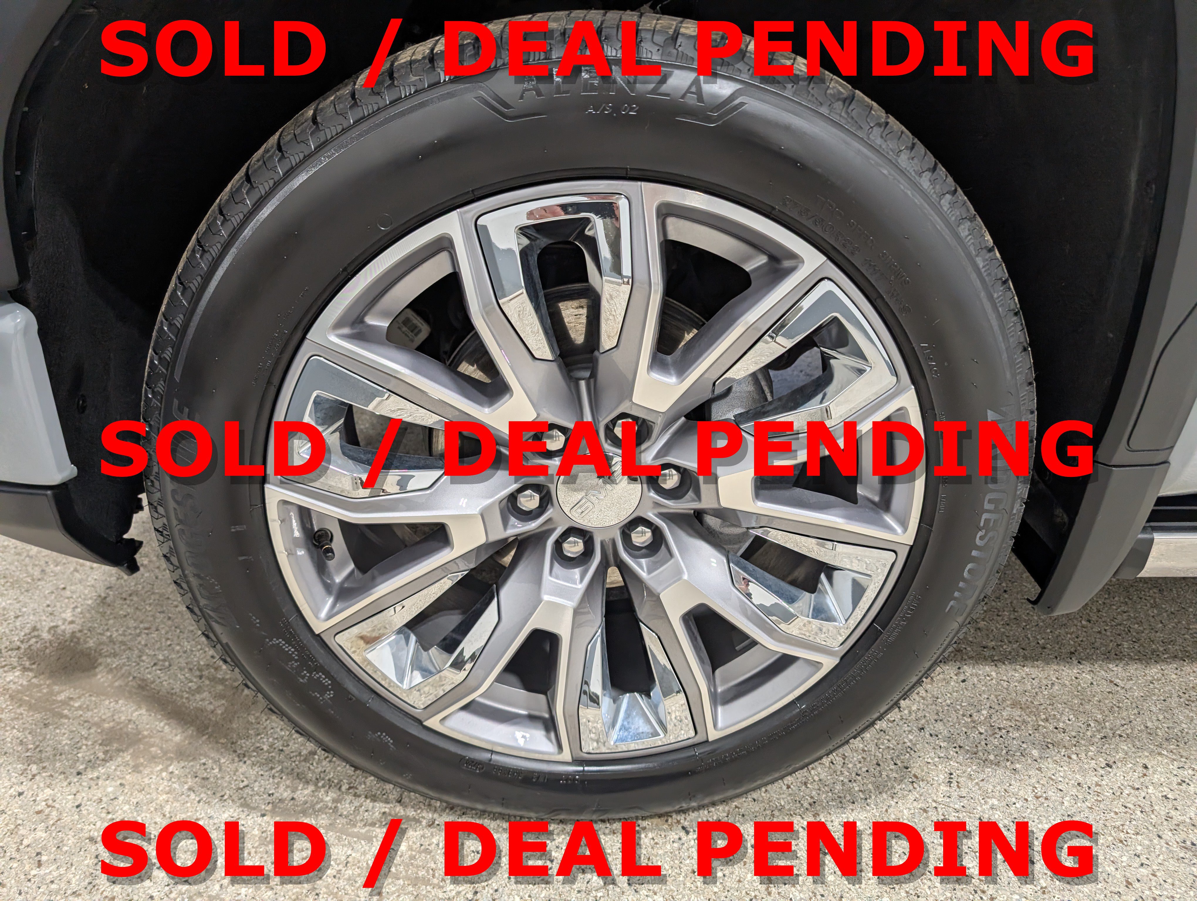Used 2025 GMC Sierra 1500 Denali w/ Denali Reserve Package AWD/4WD image 11
