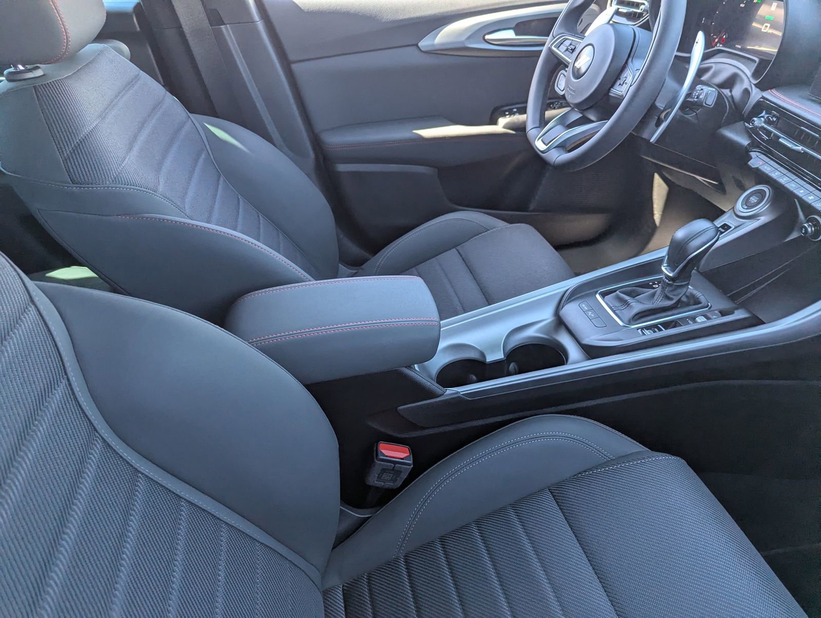 Used 2024 Dodge Hornet R/T w/ R/T Blacktop Package image 11