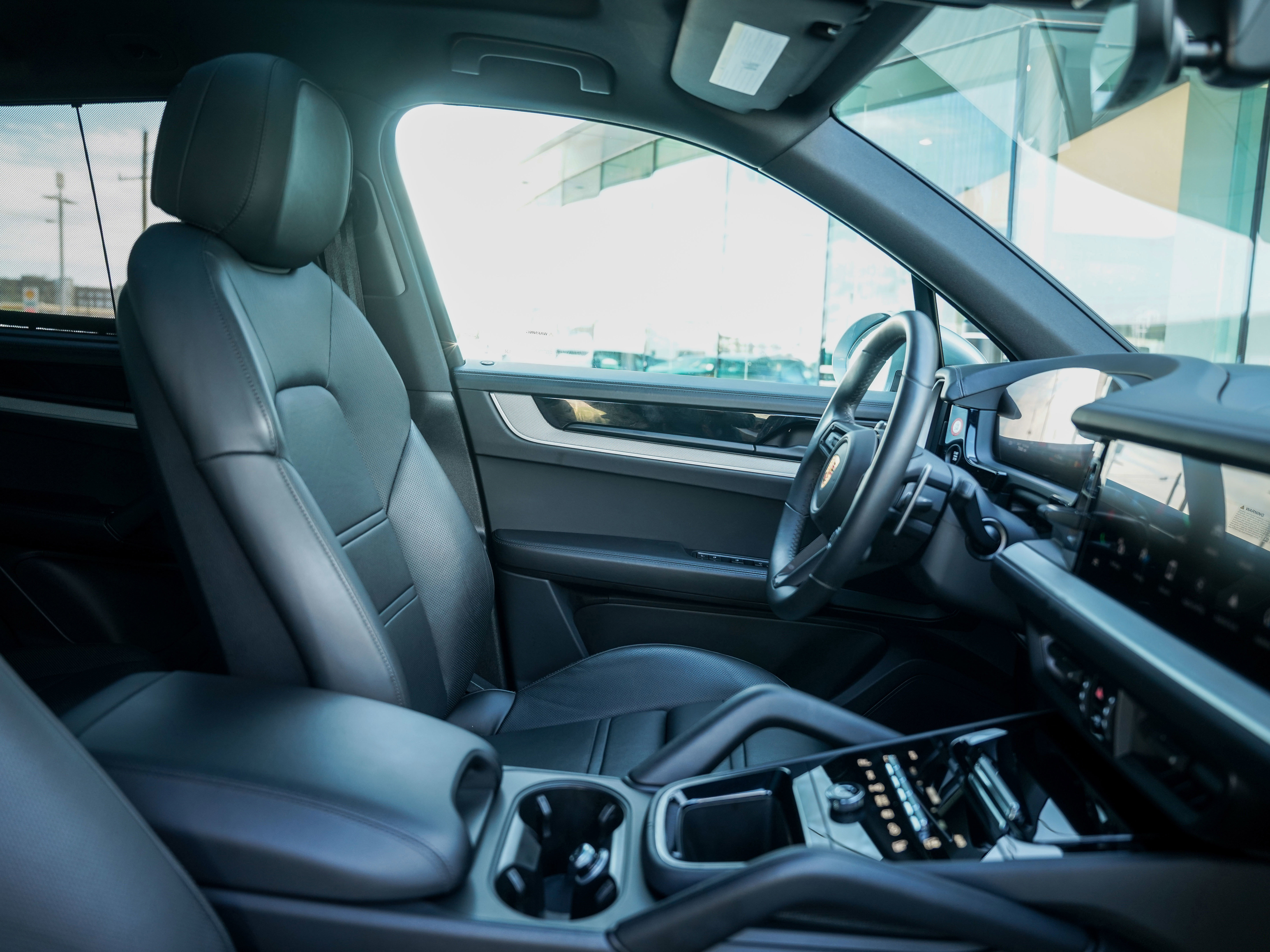 Certified 2025 Porsche Cayenne S image 33