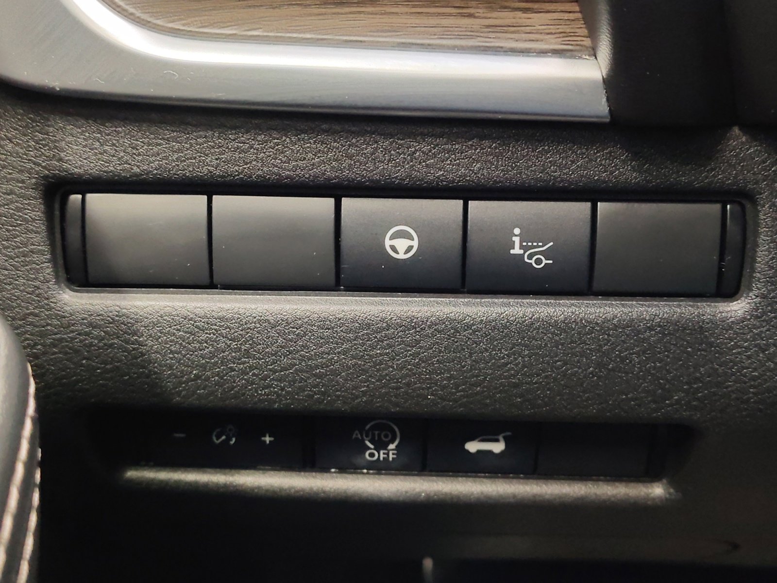 Used 2024 Nissan Rogue Platinum w/ Platinum Premium Package image 31