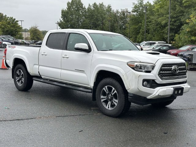 Used 2017 Toyota Tacoma TRD Sport w/ Tow Package AWD/4WD image 1