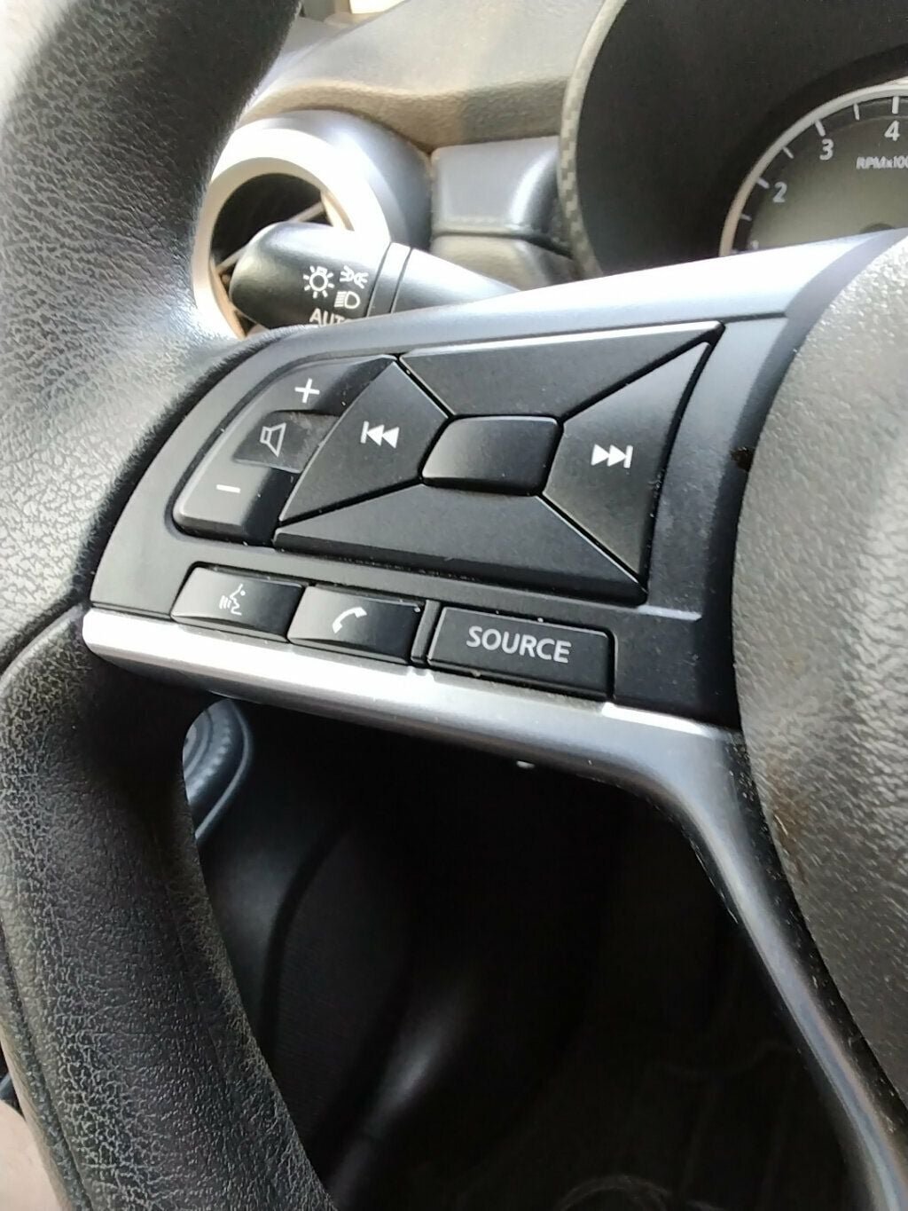 Used 2021 Nissan Versa S FWD image 13