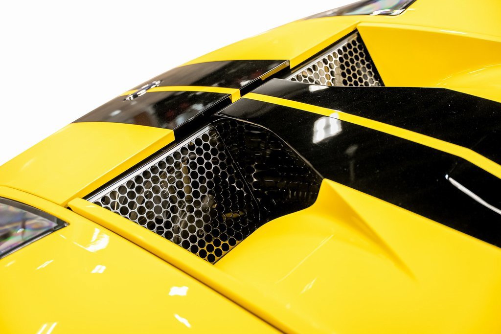 Used 2005 Ford GT image 14