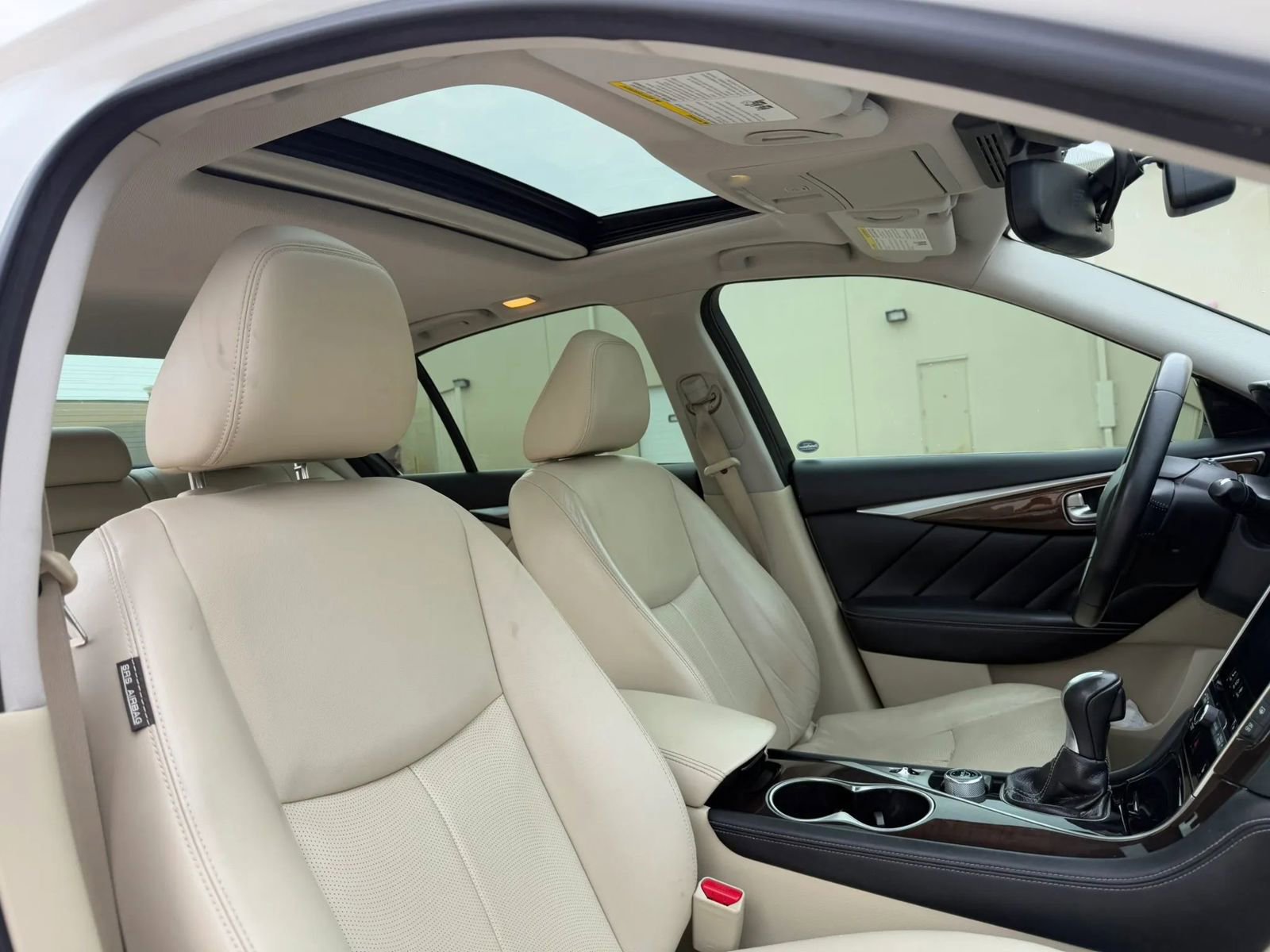 Used 2015 INFINITI Q50 Premium w/ Technology Package RWD image 15