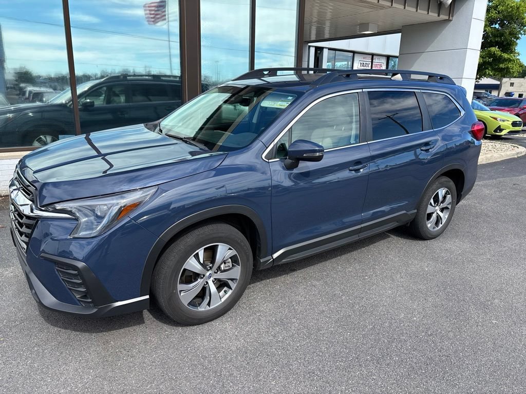 Used 2023 Subaru Ascent Premium w/ Convenience Package AWD/4WD video 3