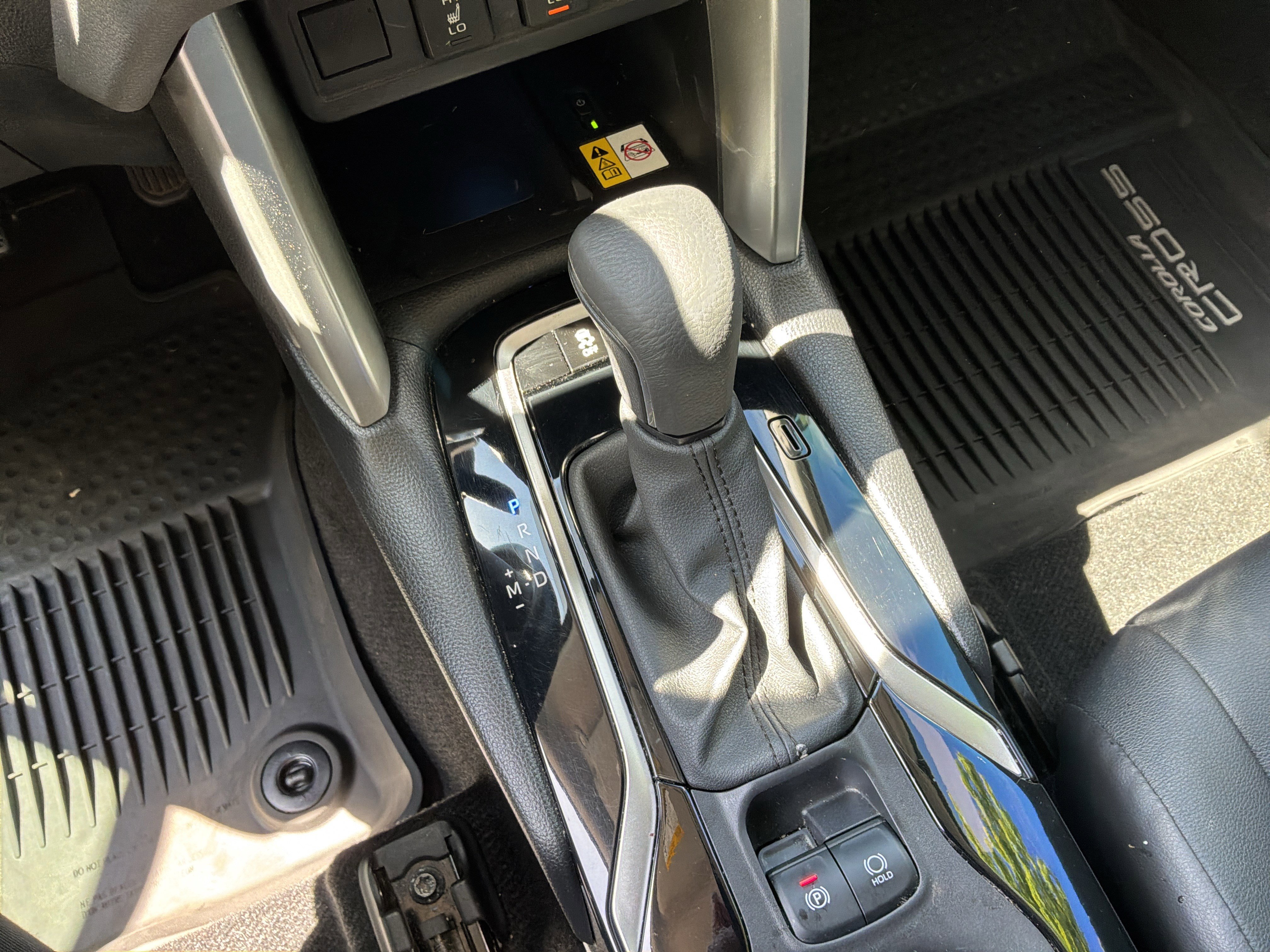Used 2023 Toyota Corolla Cross XLE w/ Convenience Package FWD image 26