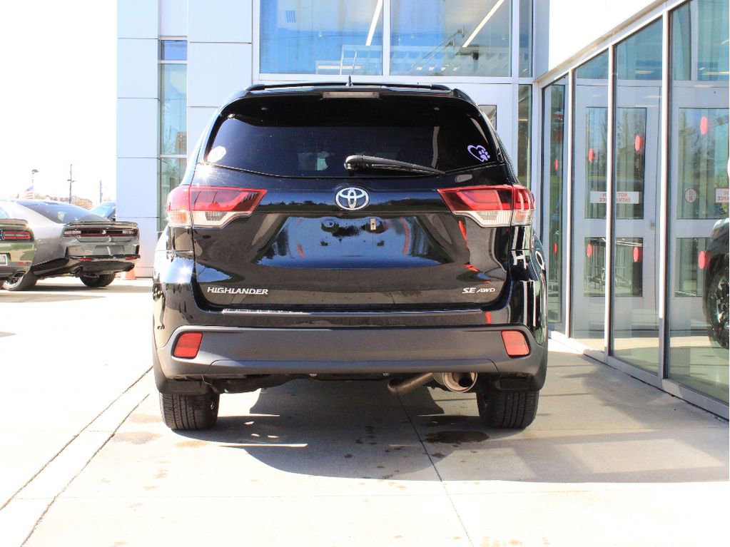 Used 2019 Toyota Highlander SE AWD/4WD image 7