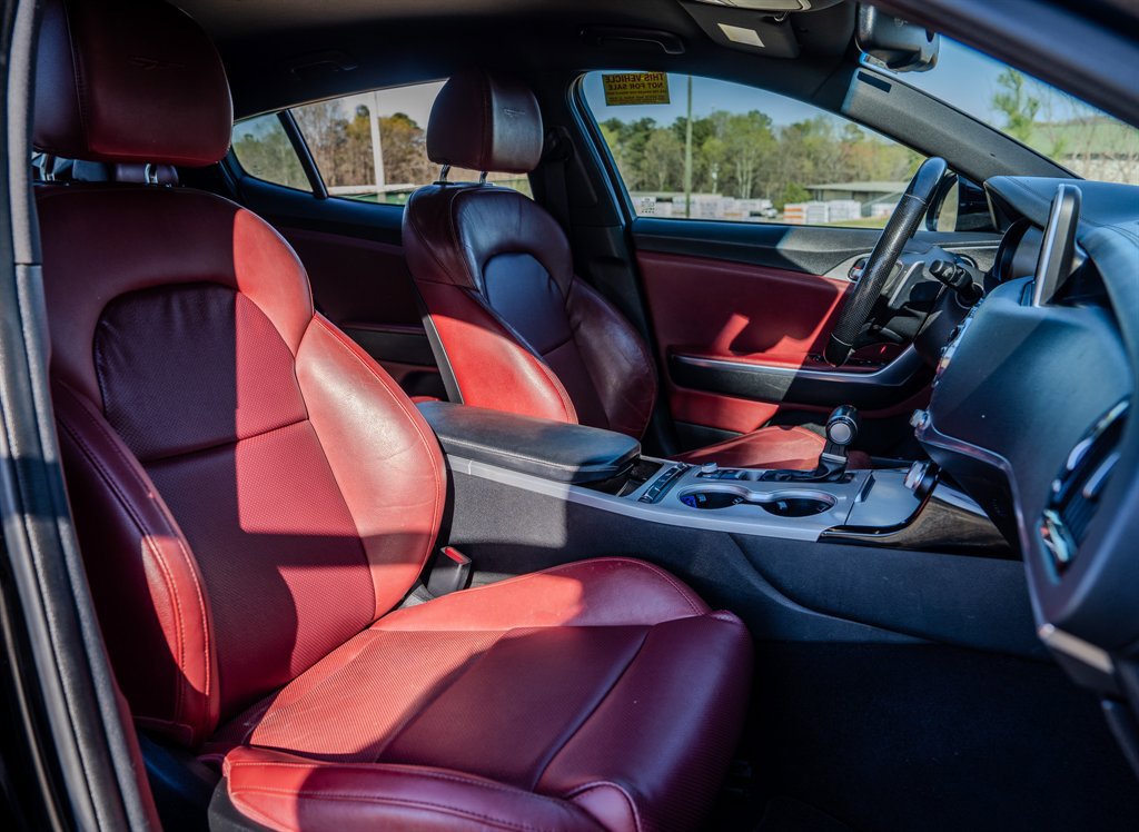 Used 2019 Kia Stinger GT image 30