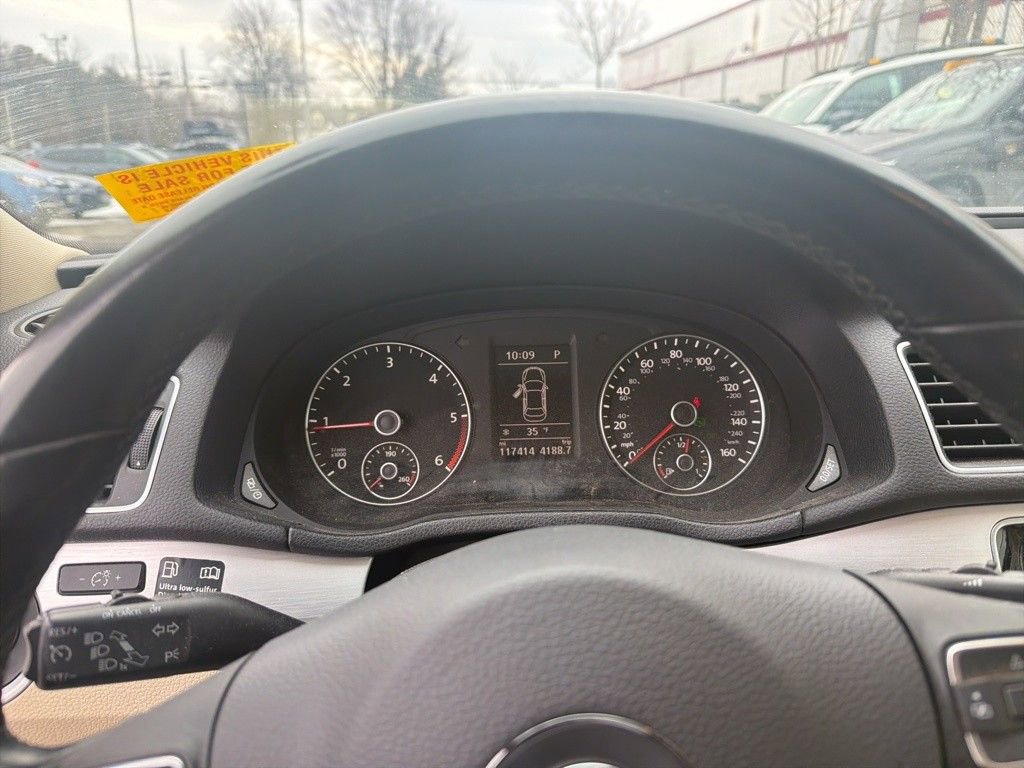 Used 2013 Volkswagen Passat TDI SE image 13